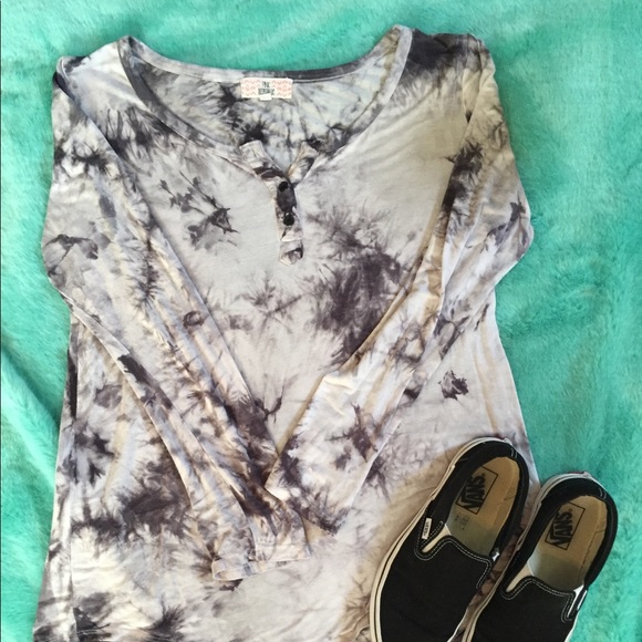 Pink Republic Tops - marble henley size XL fits like m/l 💜💜 4 for $20